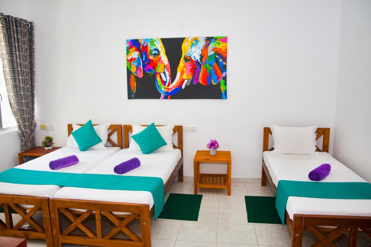 Di Sicuro Tourist Inn Hikkaduwa Exterior photo