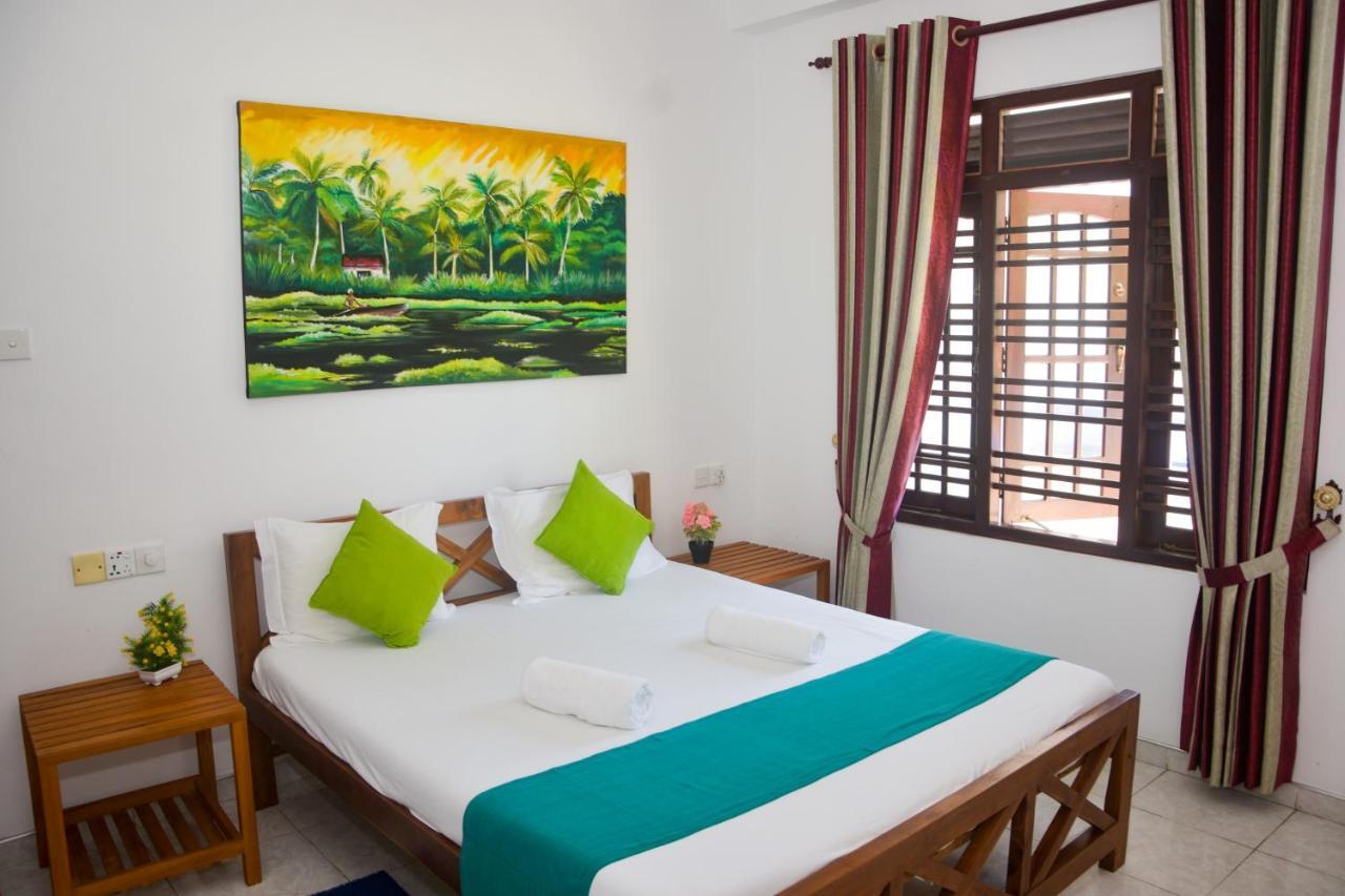 Di Sicuro Tourist Inn Hikkaduwa Exterior photo